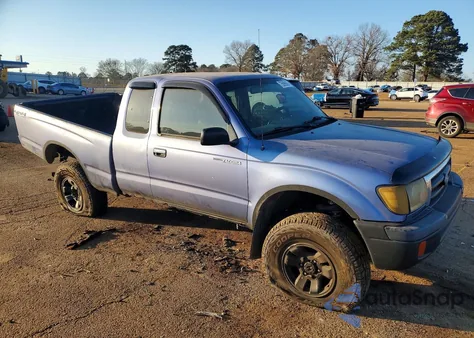 1999 Toyota Tacoma Xtracab z USA, uszkodzony, nr VIN 4TAWN72N7XZ493383